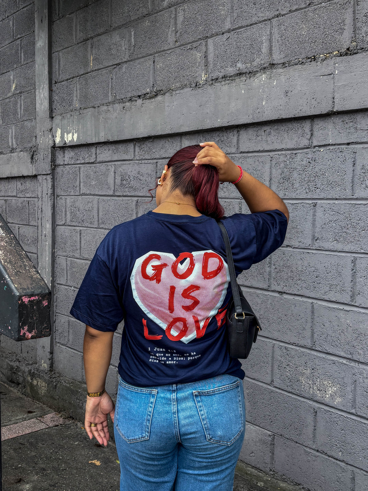 Camiseta - God is love